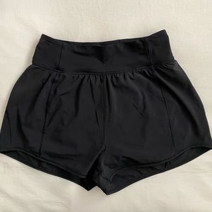 Lululemon high waisted shorts- size 6